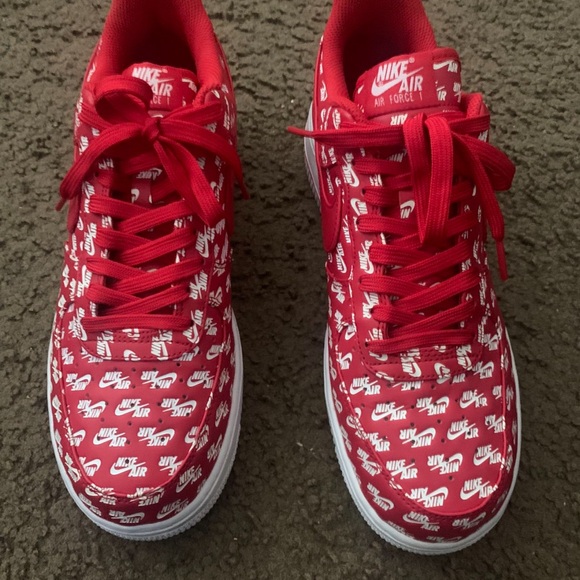 nike air force 1 07 qs all over logo
